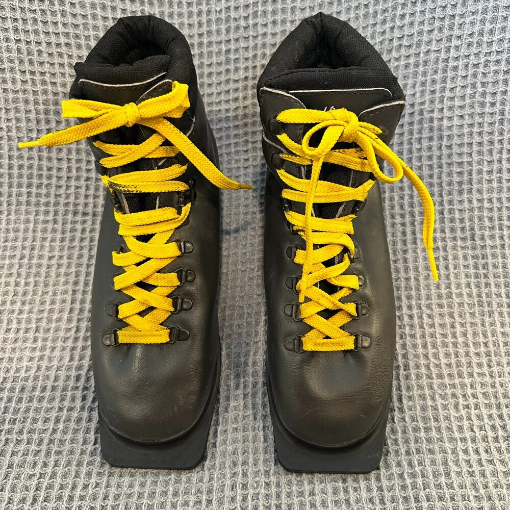 Vintage Alpina / Asolo 75mm 3-Pin Telemark Cross Country Ski Boots Unisex EU 40